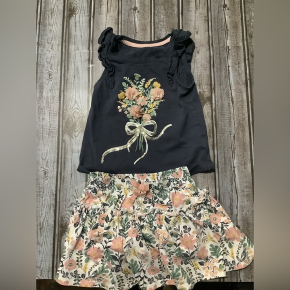 Girls’ Skirt Outfit - Picture 1 of 1